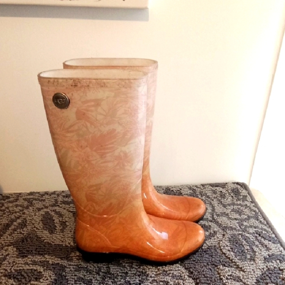UGG Australia Rain Boots Fur In Sole Waterprof  Island Floral Womens 7